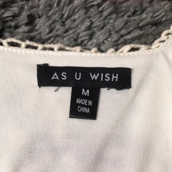 Beautiful dress - Picture 2 of 5